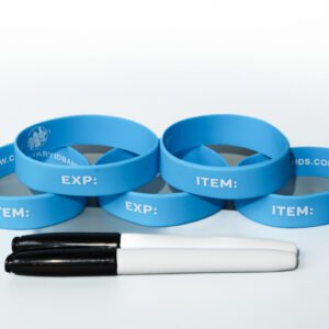 A group of blue bracelets with the word " stem ".